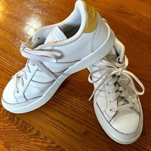 Adidas Cloudform Comfort Sneaker with Yellow Snakeskin detail at heel Size 9.5